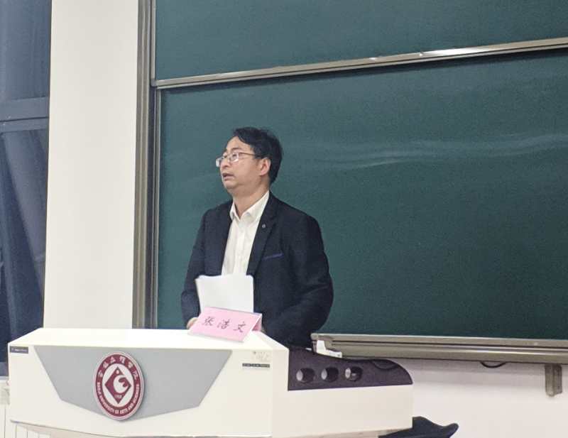 副经理孙新峰介绍张浩文先生文学成就